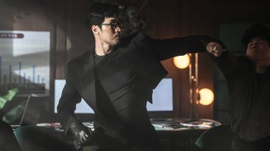 蘇志燮《金特務：本色回歸》上線兩週奪 Netflix 全球非英語冠軍！「爸爸宇宙」揭傳奇特務過往