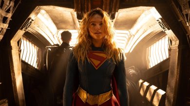 DC《超少女》找 LE SSERAFIM 打造主題曲！米莉愛考克闢謠：她不是活在超人陰影下的跟班